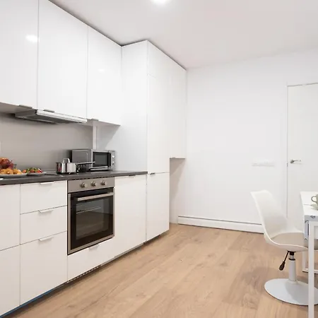 Villarroel - Eixample - Bajos 3 *